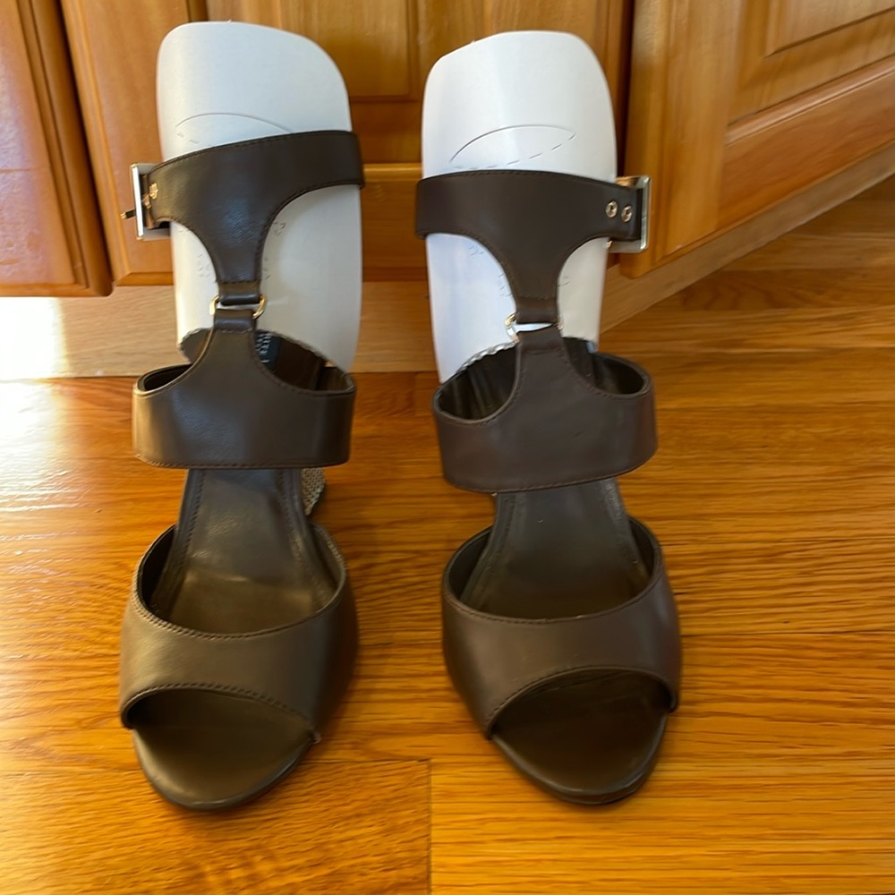 White House Black Market Alianna wedge shoes Size 8